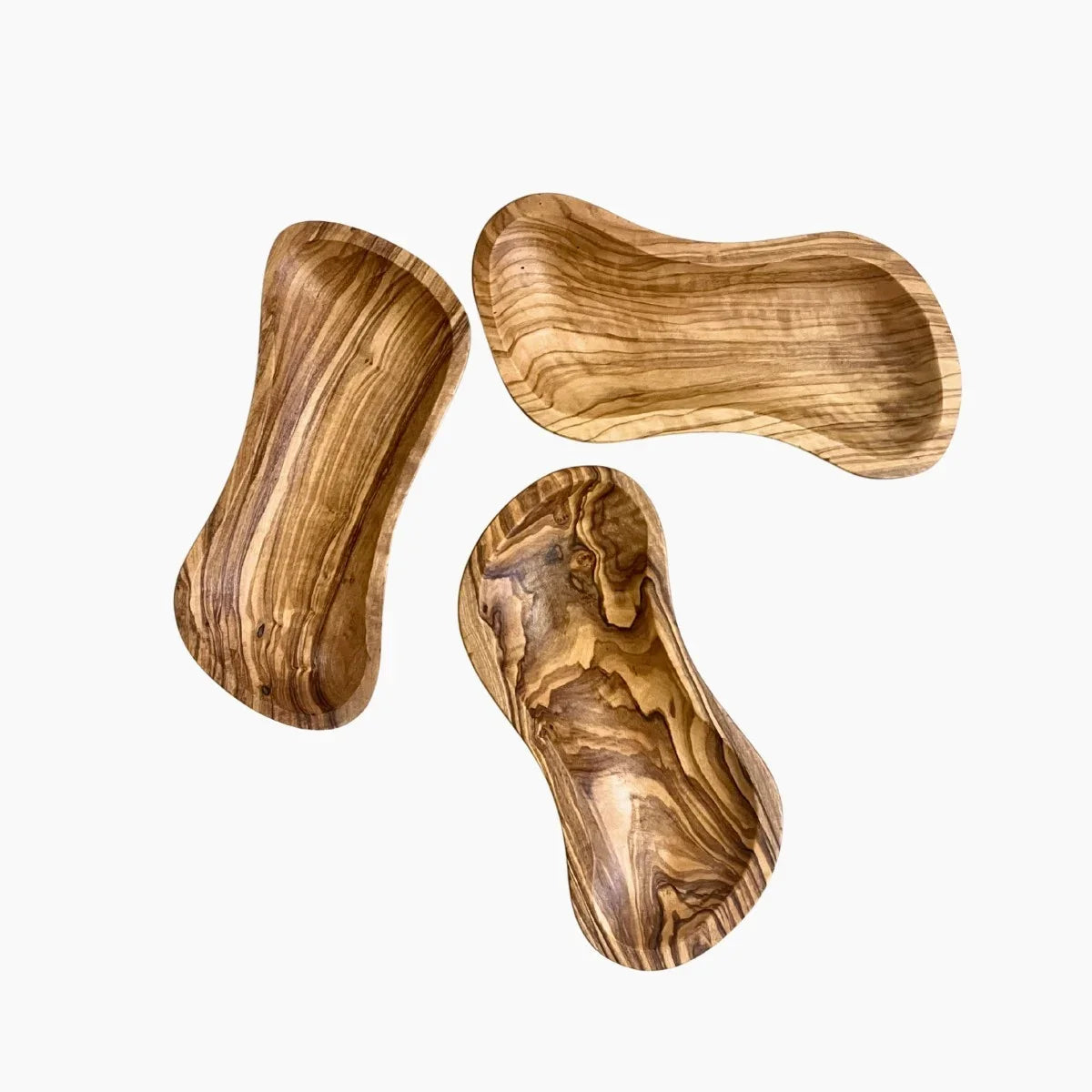 Lille fad i buet design, 22 cm i oliventræ