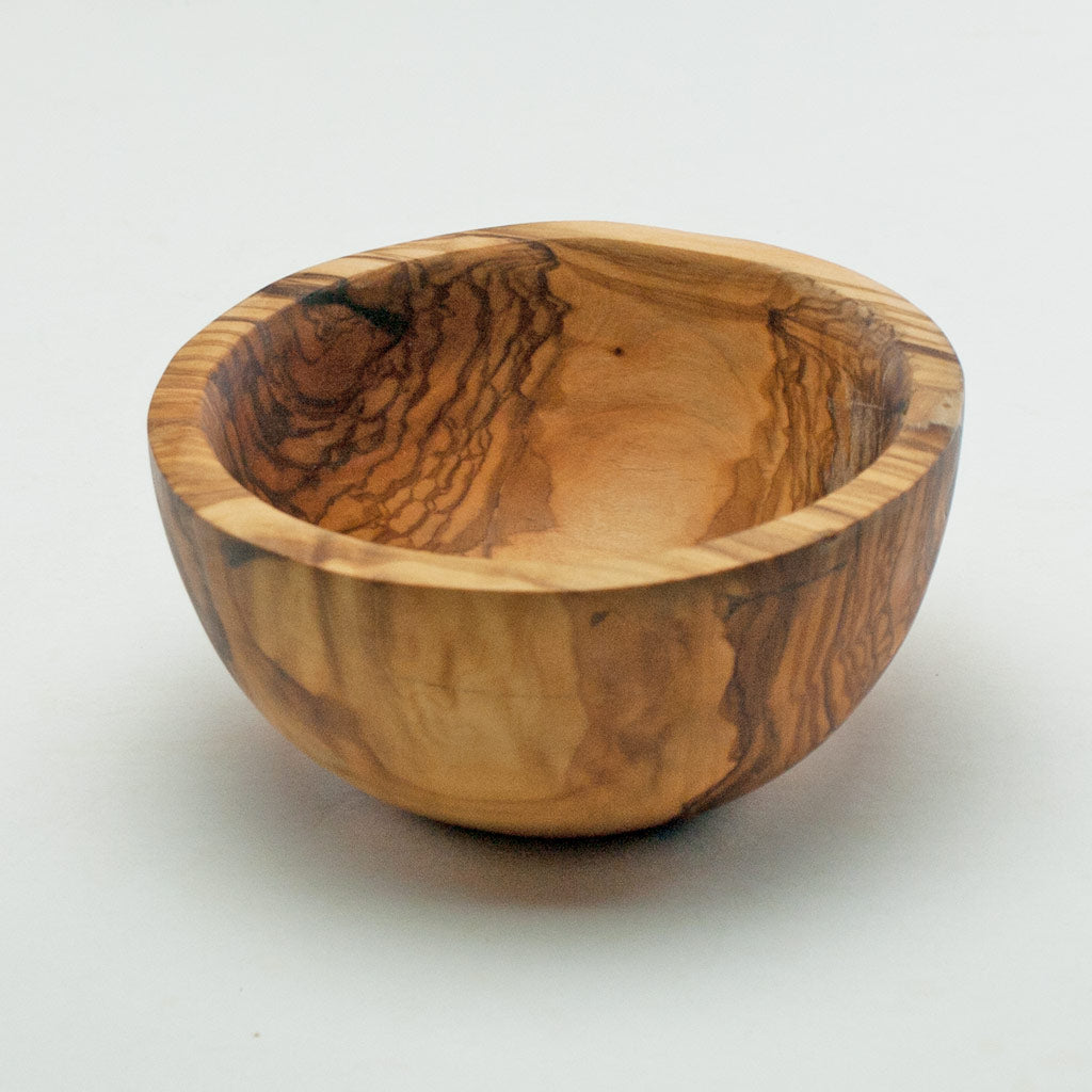 Rund drejet skål, diameter 14cm, dybde 6cm i oliventræ